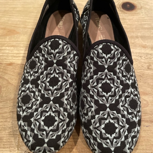 NWOT Toms black Grey white slip on loafers flats monochrome minimalist career 9M - Picture 3 of 5